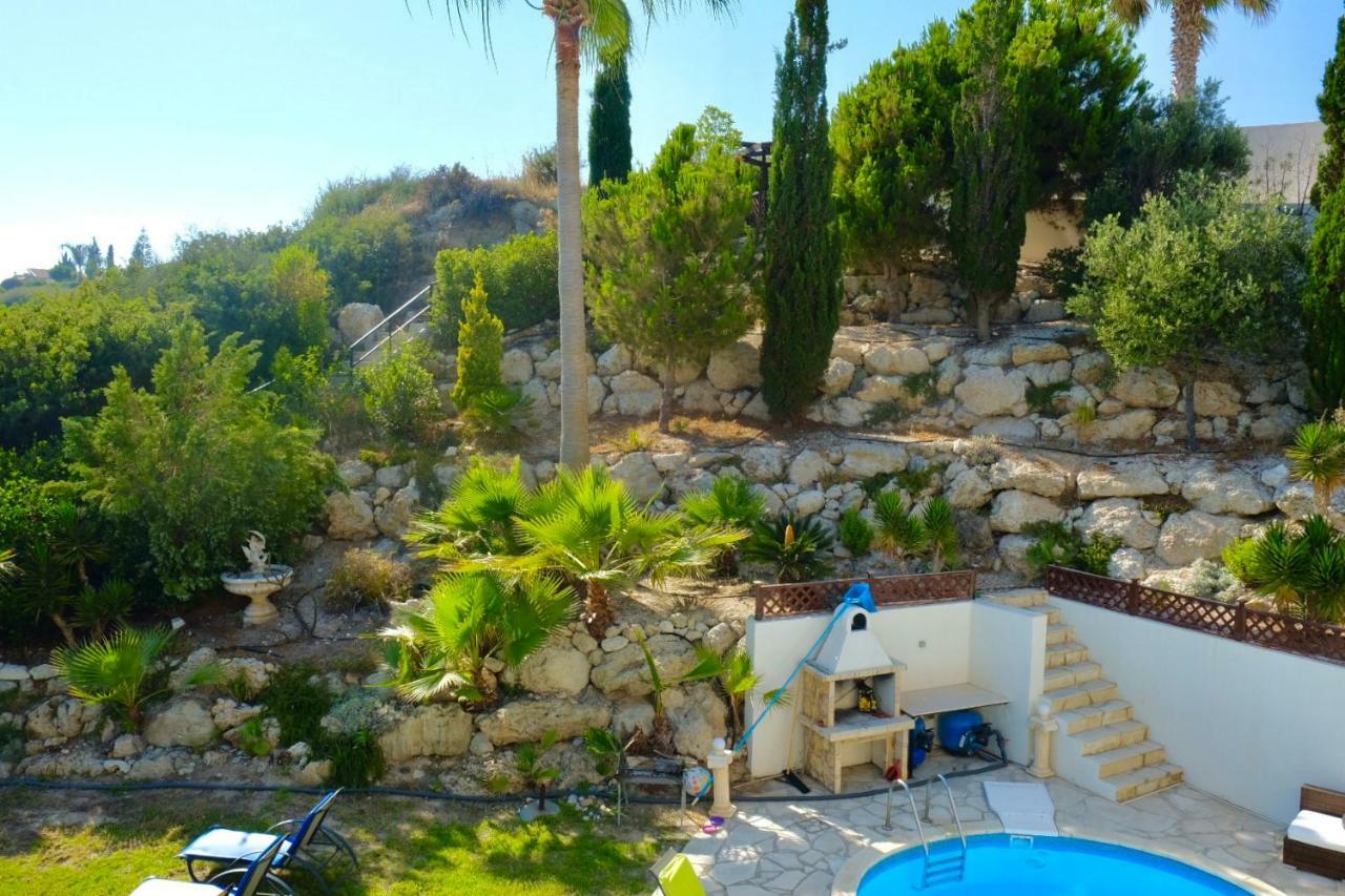 Villa On The First Line Peyia Exterior photo